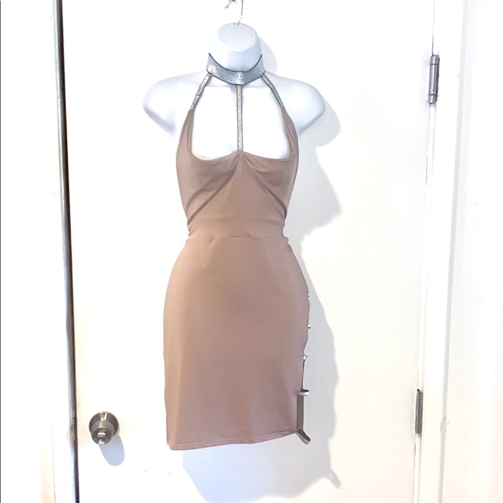 Backless Dress - Picture 2 of 4